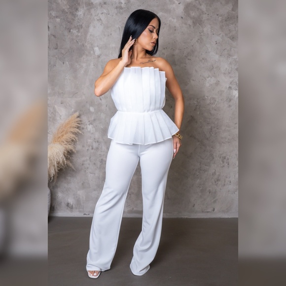 A Class Act Jumpsuit- White - Picture 1 of 2